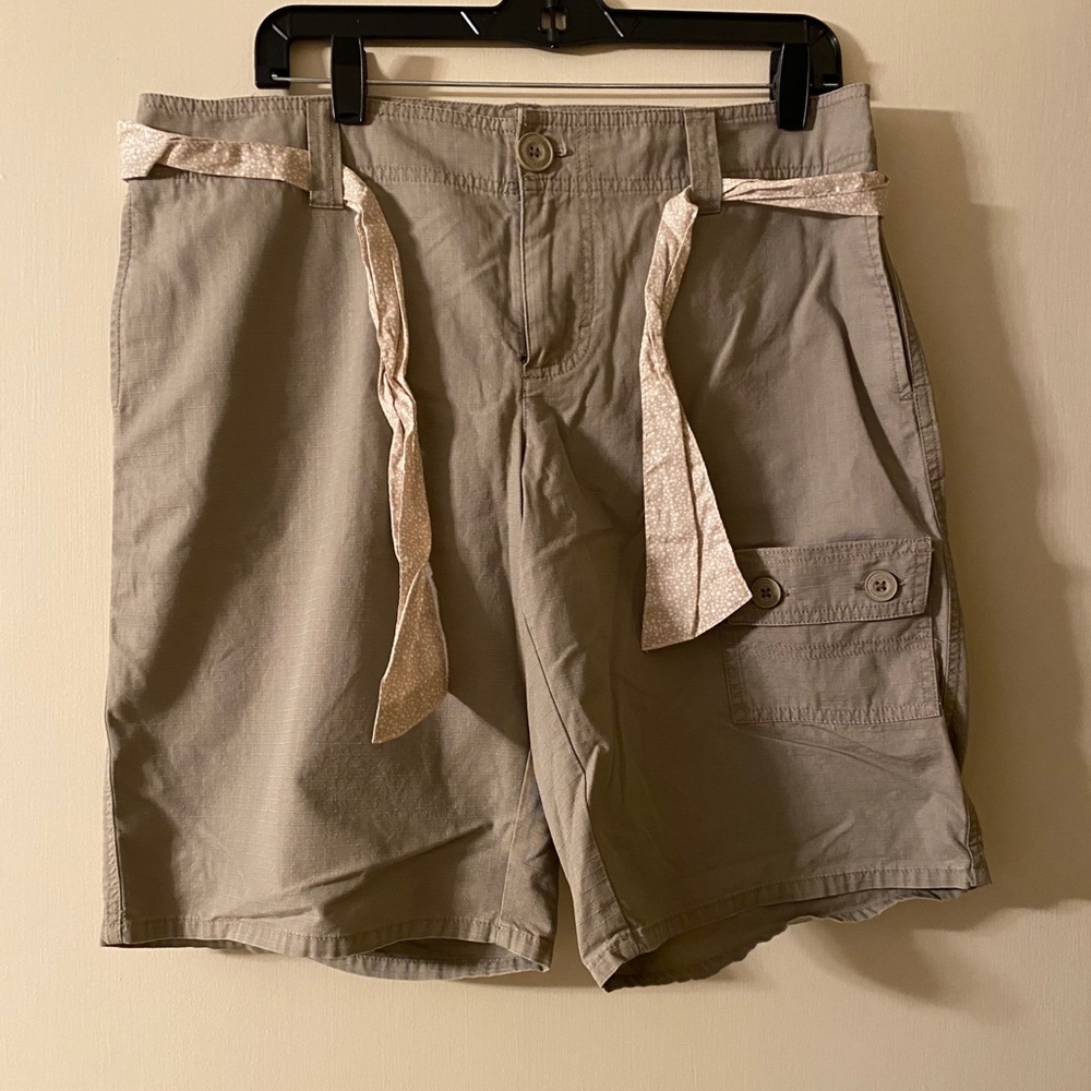 NWT - North Face Women’s Short
